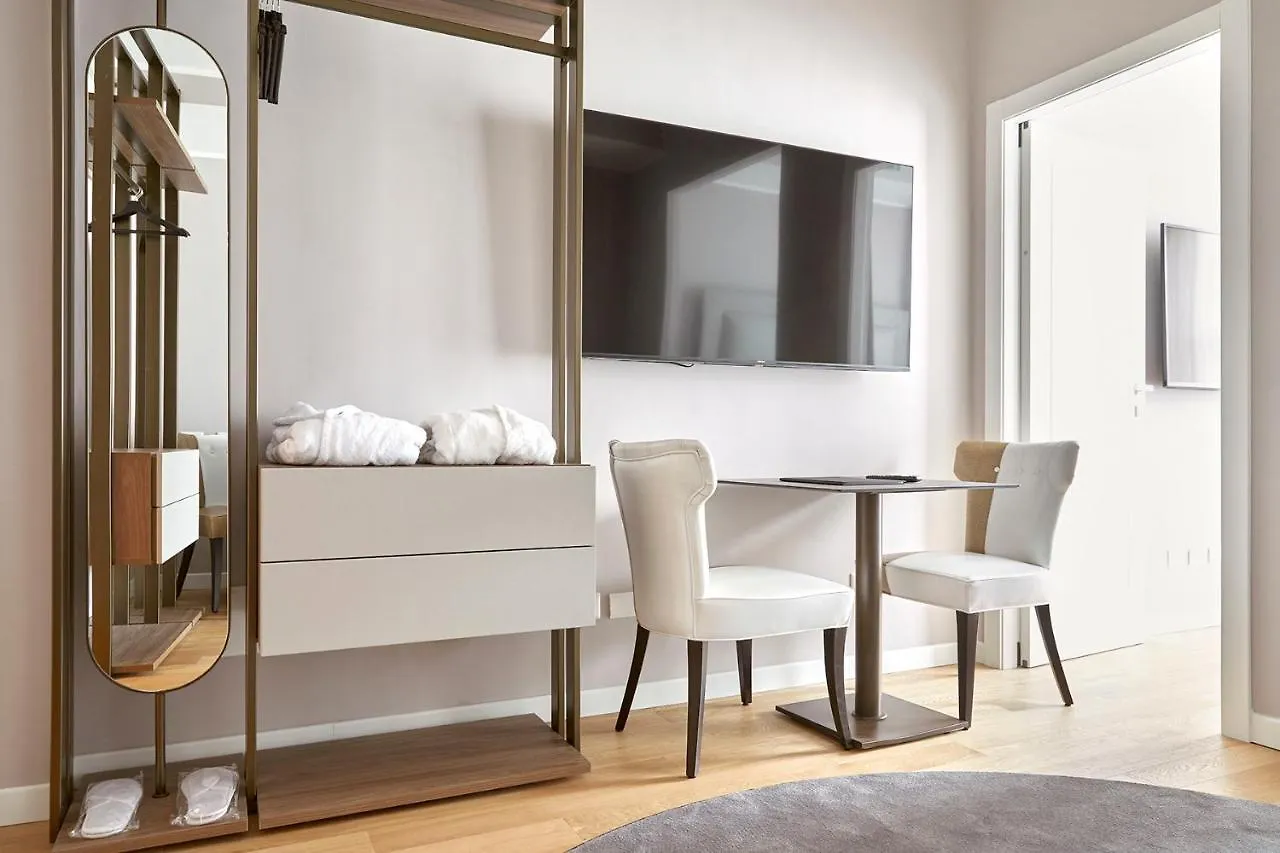 Apartamento Prestige Boutique Aparthotel -Piazza Duomo Milão