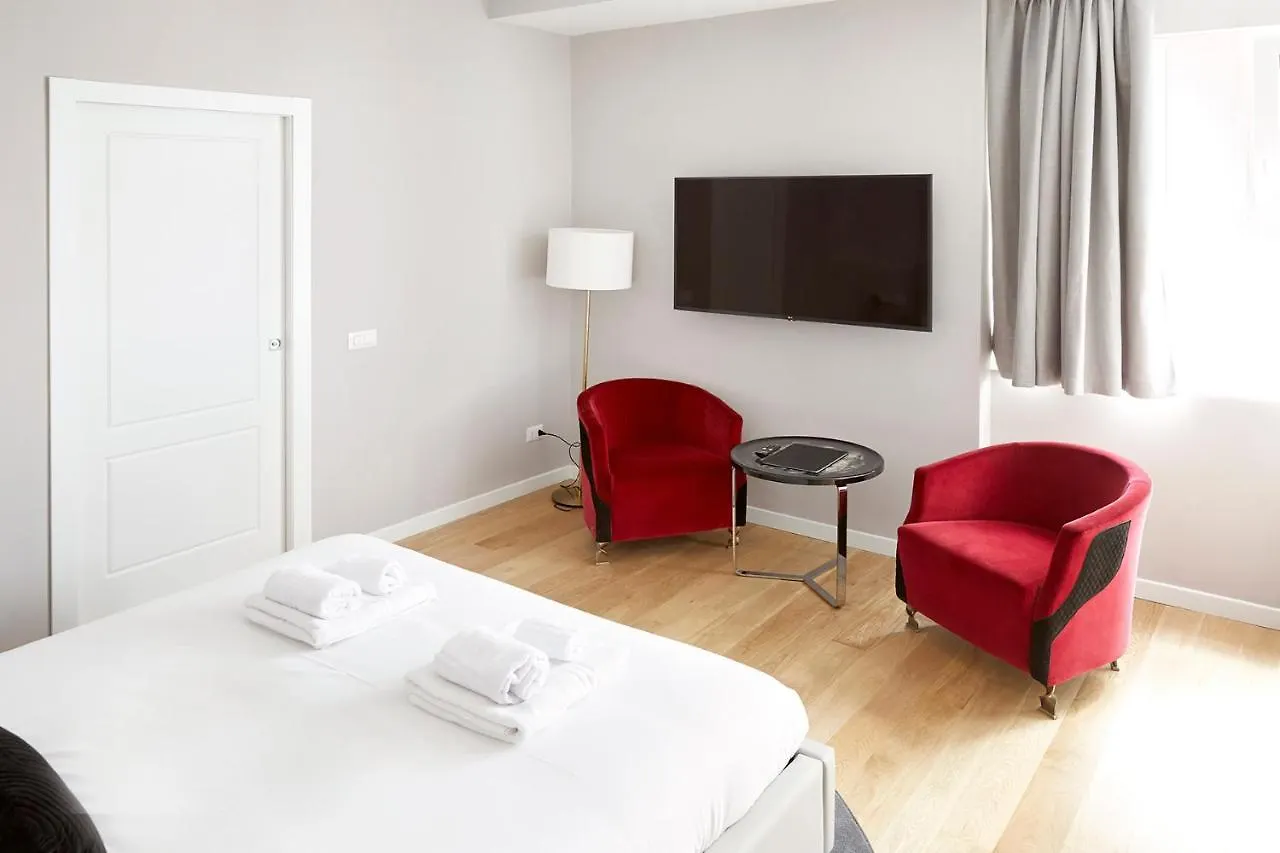 Prestige Boutique Aparthotel -Piazza Duomo Milão 0*,  Itália