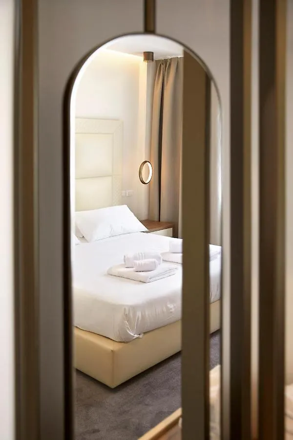 Apartamento Prestige Boutique Aparthotel -Piazza Duomo Milão