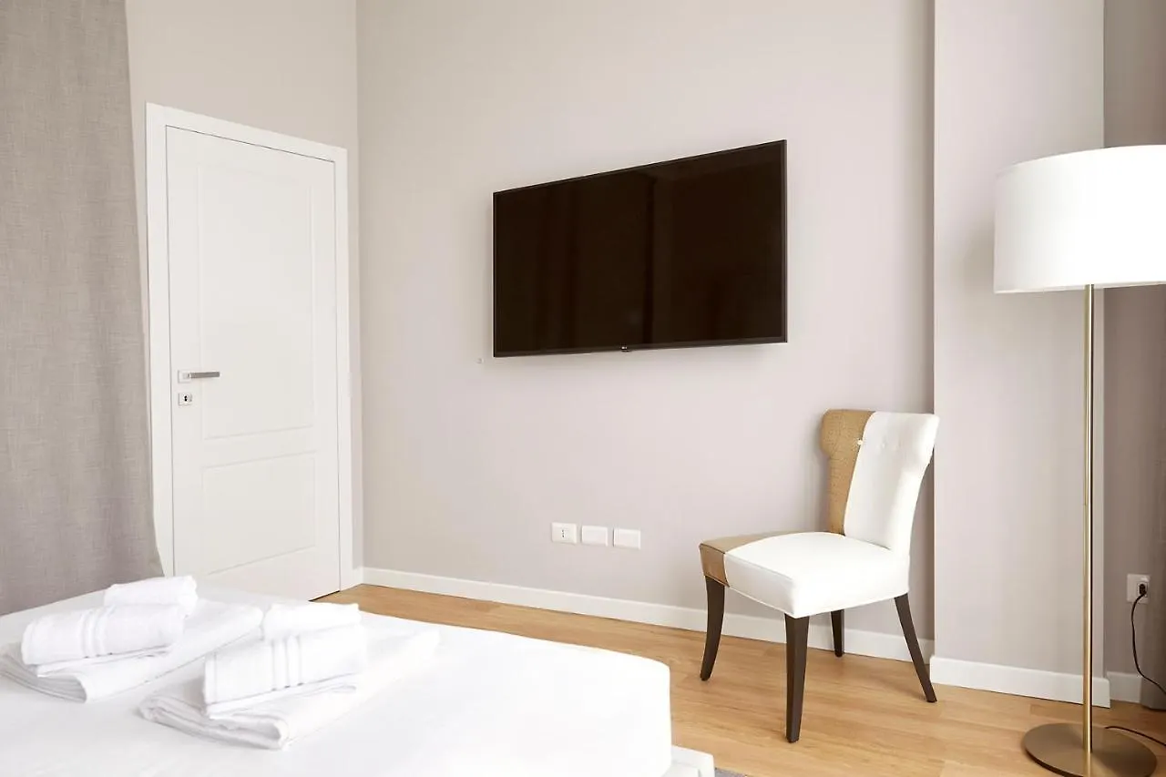 Prestige Boutique Aparthotel -Piazza Duomo Milão Apartamento