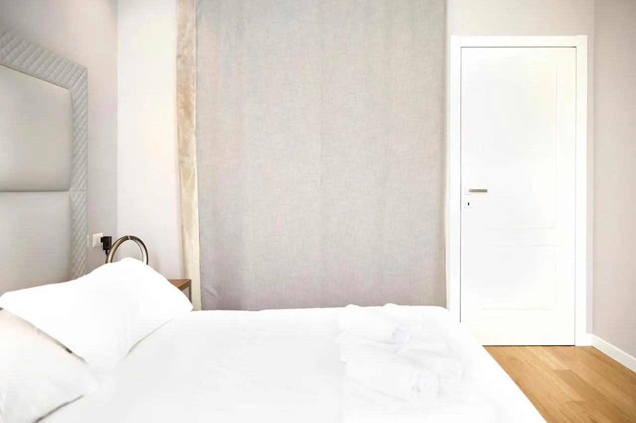 Apartamento Prestige Boutique Aparthotel -Piazza Duomo Milão